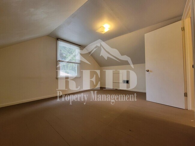 Building Photo - Centrally Located Bremerton Home With Partial View of Sinclair Inlet from Deck