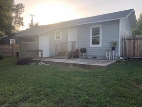 Building Photo - 6017 Sheridan Ave