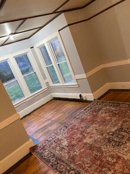 Building Photo - 111 Decker Pond Rd