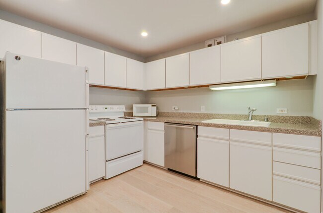 Building Photo - 405 N Wabash Ave