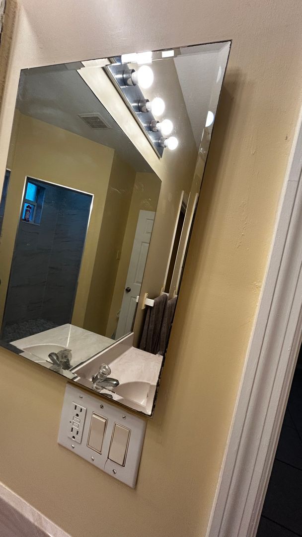 Building Photo - SPECIAL $500 off 1st Months' Rent-Charming Single-Family Home for Rent in Lehigh Acres