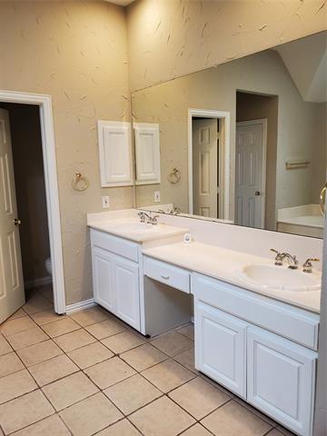 Building Photo - 532 Silver Maple Dr