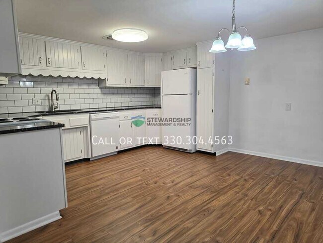 Building Photo - 3939 Market Ave N