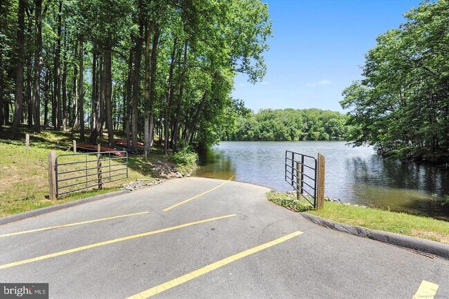 Building Photo - 15603 Dorset Rd