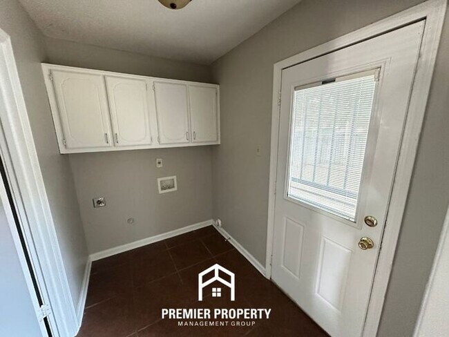 Building Photo - 4440 Castle Heights Dr
