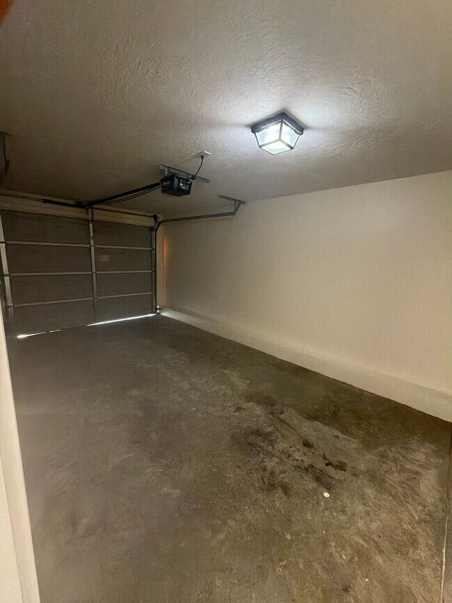 Building Photo - 303 Caldwell Cir