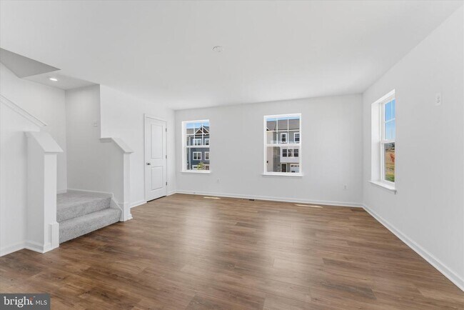 Building Photo - 501 Fontana Cir