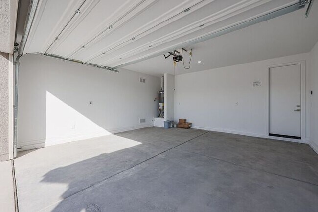 Building Photo - NEWLY BUILT HOME IN LAVEEN OFF 202 & DOBBI...