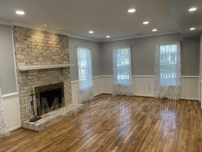 Building Photo - 9007 Covewood Rd