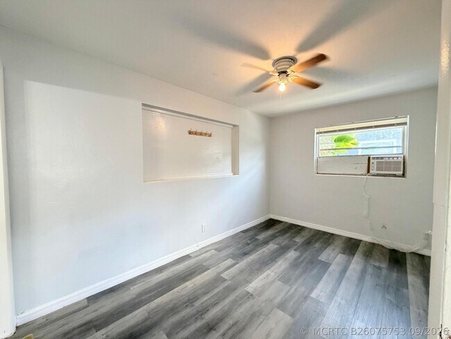Building Photo - 113 E 27th St