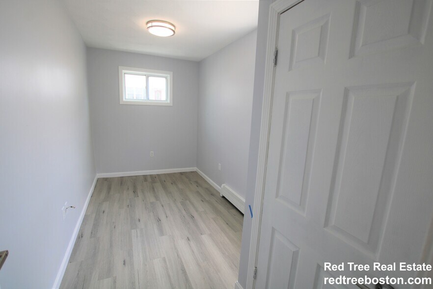 Building Photo - 52 Shawmut St