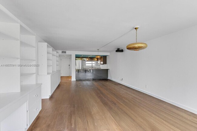 Building Photo - 100 Ocean Ln Dr