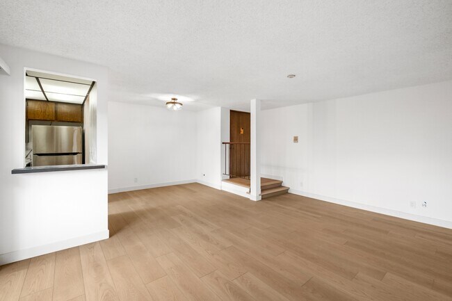Building Photo - 1109 Summertime Ln