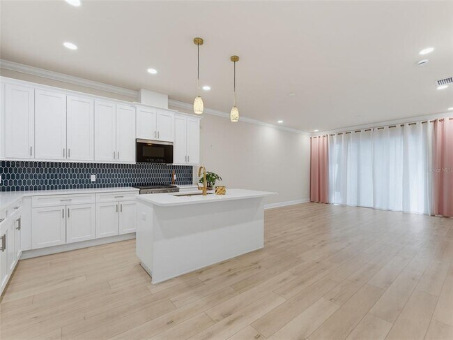 Building Photo - 2525 Mario Wy