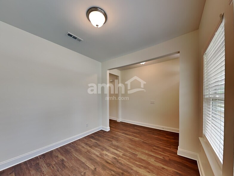 Building Photo - 5908 Hagar Vly Dr