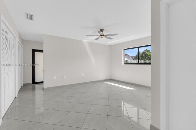 Building Photo - 631 SW 102nd Ave