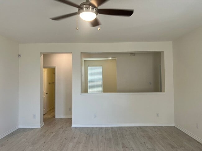 Building Photo - 114 E Granite Shrs Dr