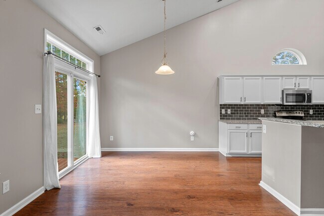Building Photo - 10777 White Dogwood Dr