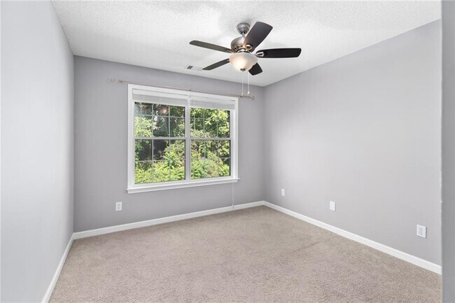 Building Photo - 13030 Carriage Park Ln