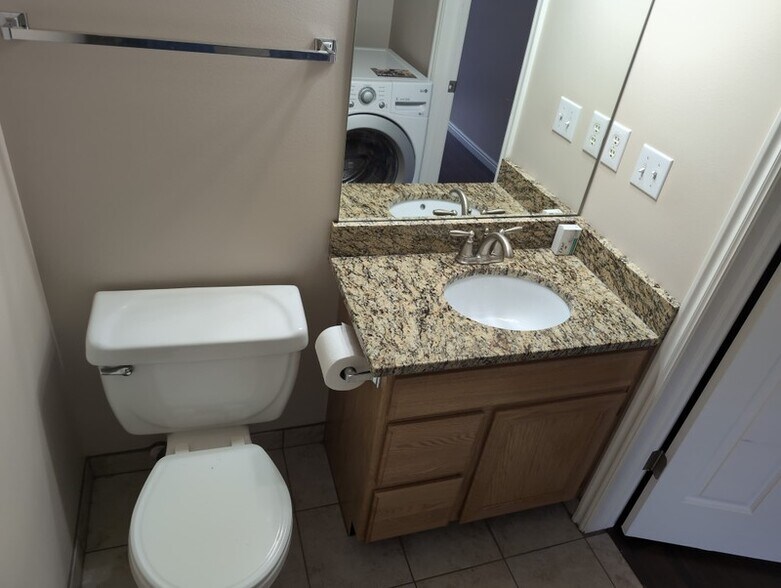 Building Photo - 6921 Florentine Way