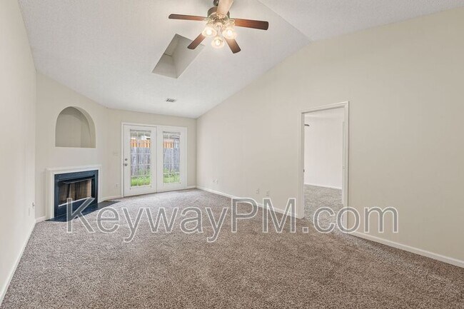 Building Photo - 3060 Abba Dr