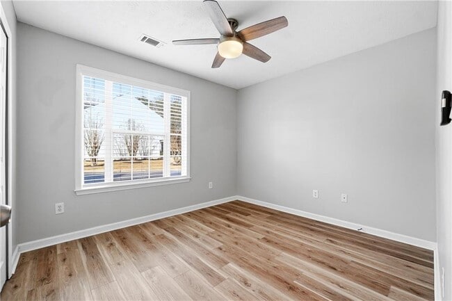 Building Photo - 2335 Winthrope Way Dr