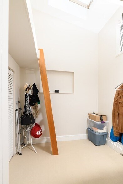 Building Photo - 256 Marlborough St