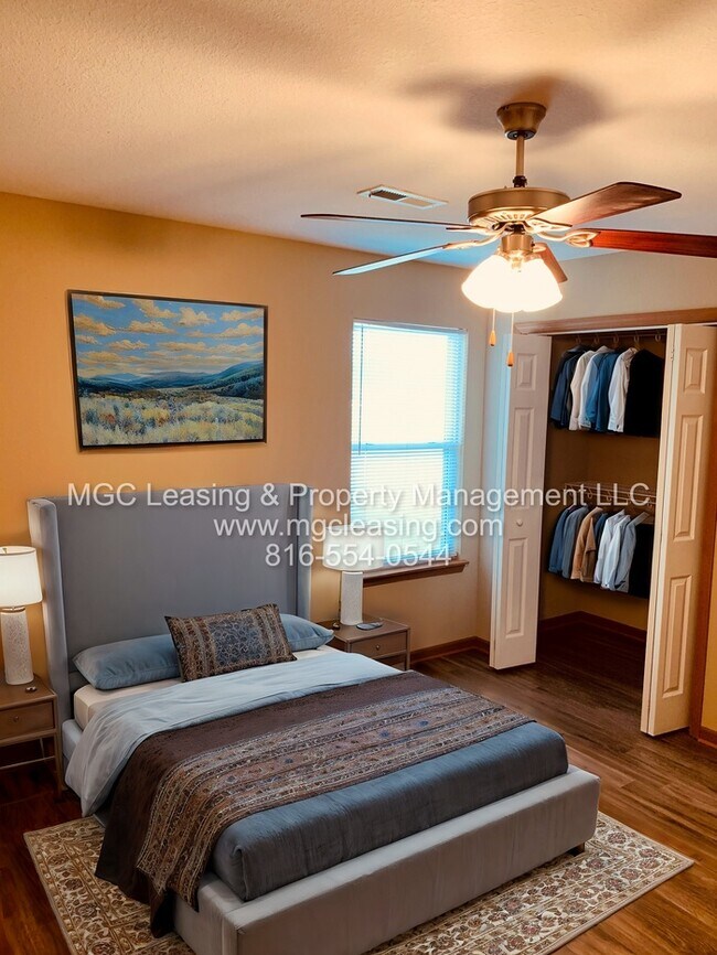 Building Photo - Charming Brick Ranch Duplex in the Heart of Lone Jack - Ready Now