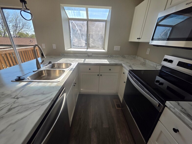 Building Photo - 17326 E Rice Cir