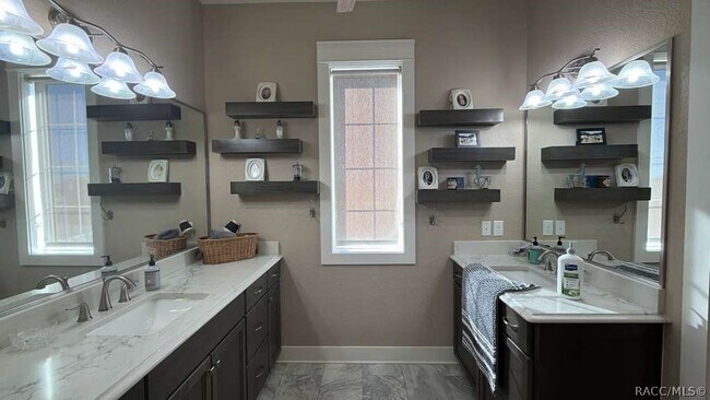 Building Photo - 1345 NW 20th Ave