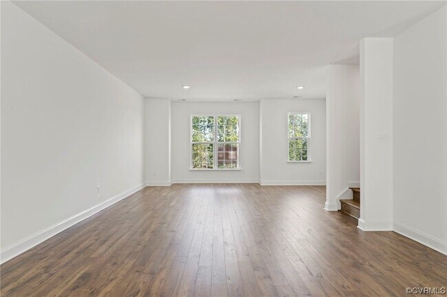 Building Photo - 13808 Village View Dr