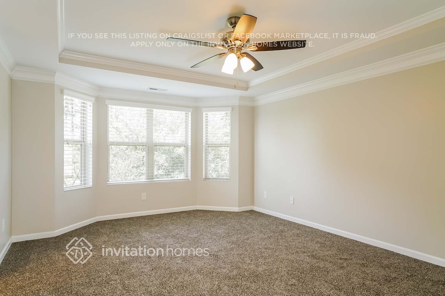 Building Photo - 2112 Longmont Dr