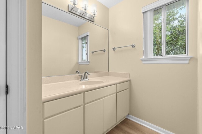 Building Photo - 2718 Country Club Dr