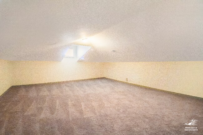 Building Photo - 3204 Merry Mdw