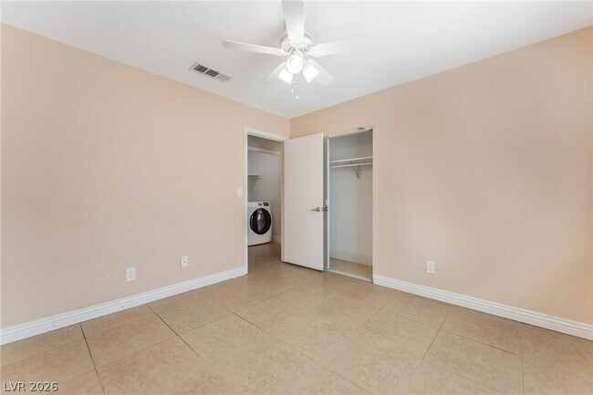 Building Photo - 741 Autumn Moon Dr