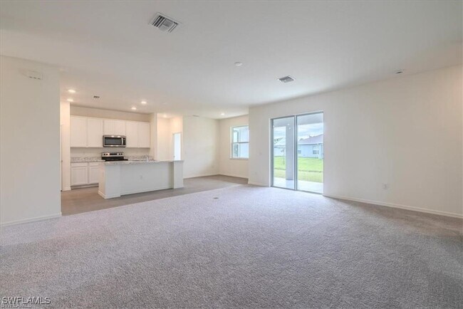 Building Photo - 4208 NE 15th Pl