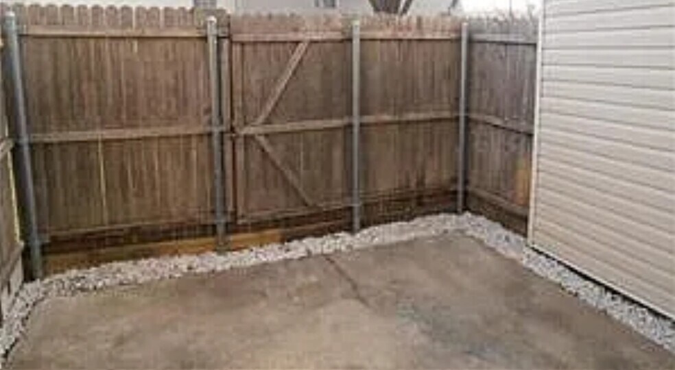 Patio - 10500 Lake June Rd
