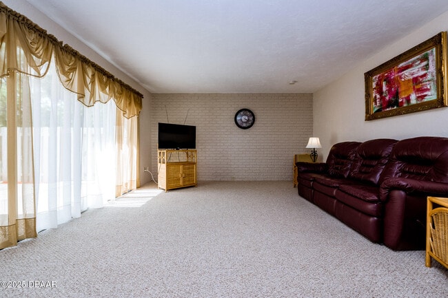 Building Photo - 168 Sweetgum Ln
