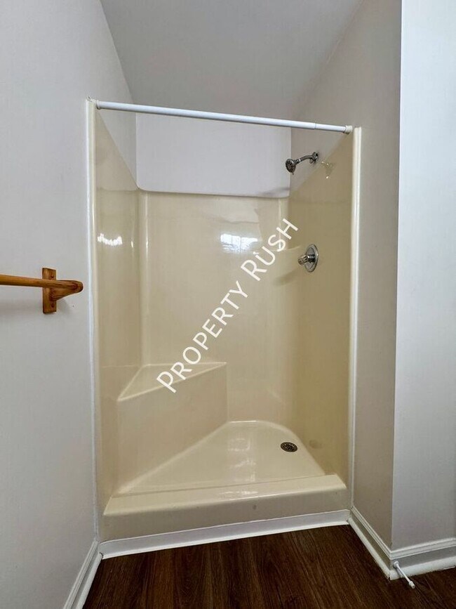 Building Photo - 6018 Champion Rd