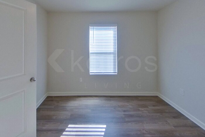 Building Photo - 520 Ivy Brook Way