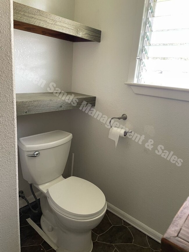 Building Photo - 1-Bedroom Home in Ainaloa