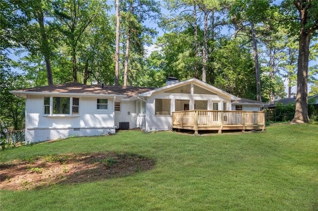Building Photo - 2397 Sunset Dr NE