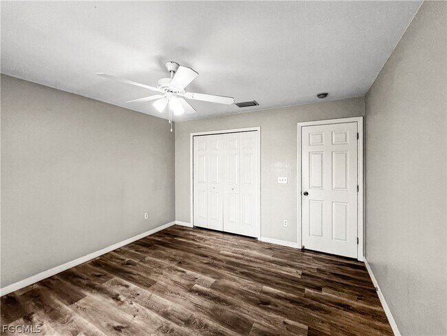 Building Photo - 1215 SE 8th Ave