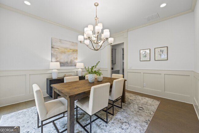 Building Photo - 1742 Helen Dr NE