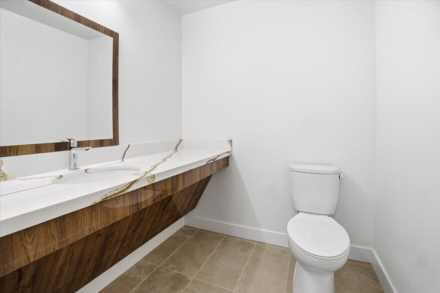 Building Photo - 1820 Prosser Ave