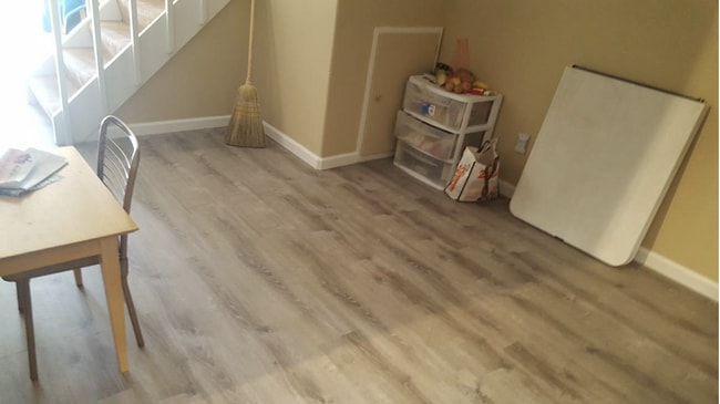 Building Photo - Beautiful 2 Bedroom, 1.5 Bathroom Apartment Available August 1st!