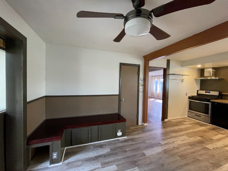 Building Photo - 1616 Perry Ave