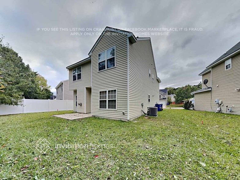 Building Photo - 3121 Rendezvous Dr