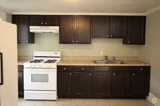 Building Photo - 3 bed -1.5 bath house near GVSU Pew Campus.