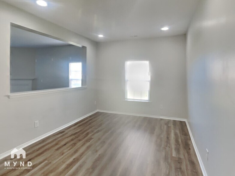 Building Photo - 1120 Sweet Gale Dr